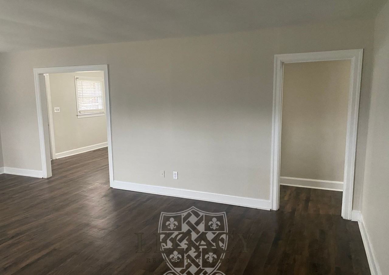 210 W Lokey Ave #1 - Photo 4 of 23