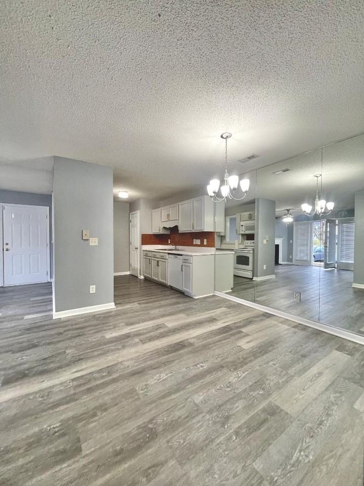 7137 W Friendly Ave - Photo 5 of 8