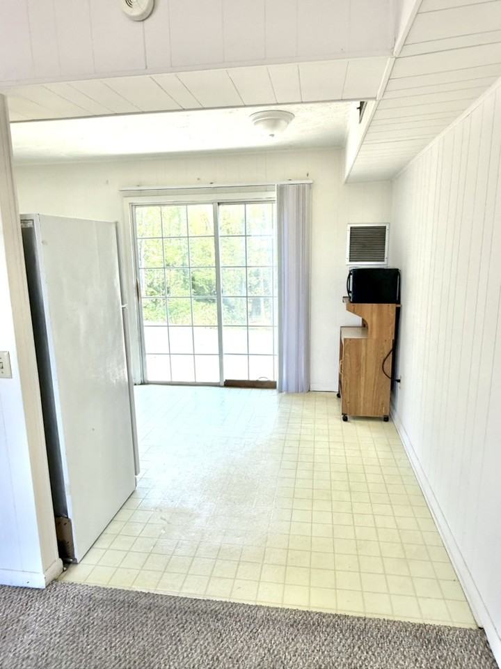 3812 Memorial Blvd #8 - Photo 3 of 6