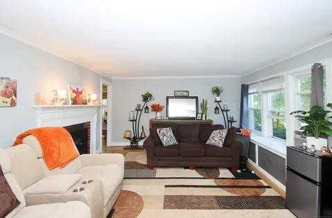 322 Deerfield Rd #1 - Photo 4 of 7