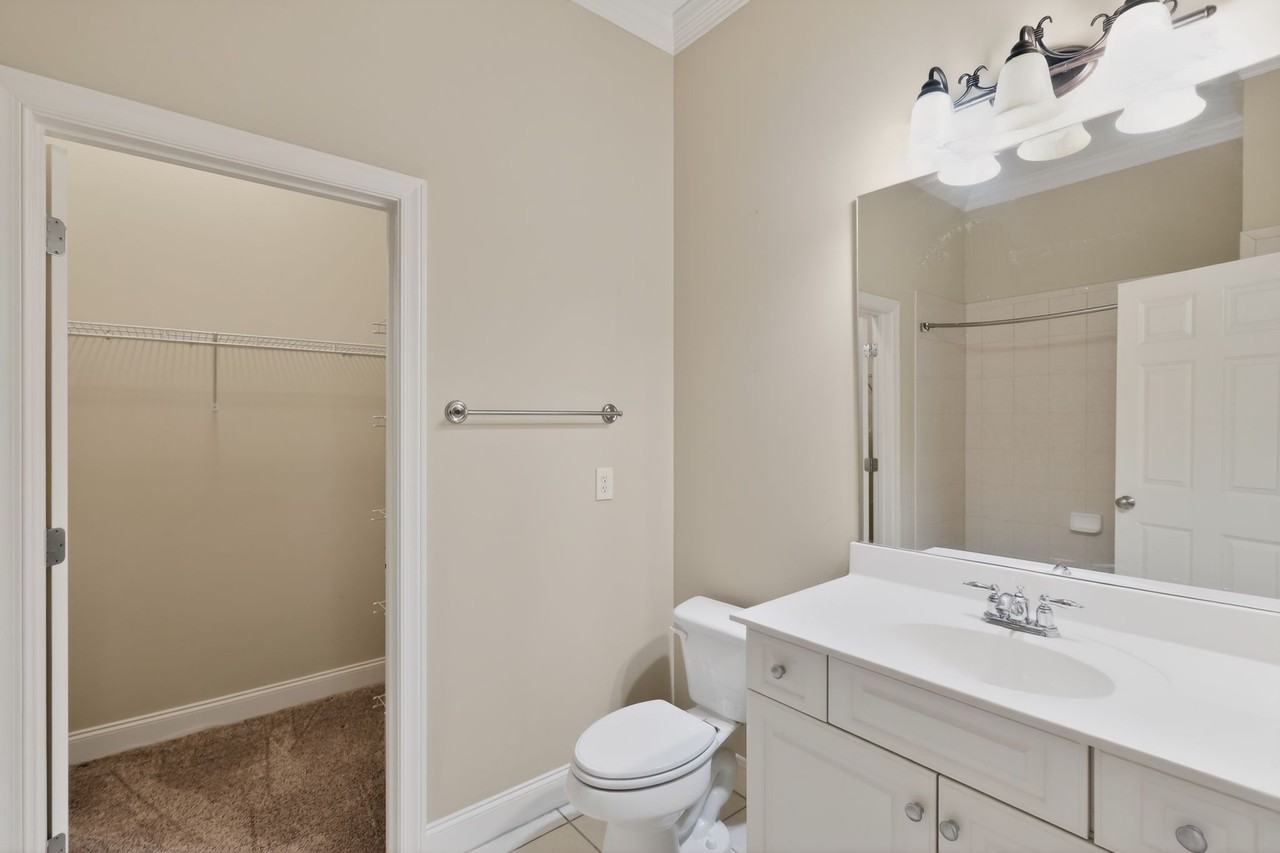 2979 Gateland Sq - Photo 3 of 33