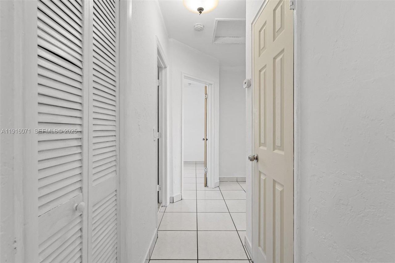 911 E 32nd St #NA - Photo 2 of 20