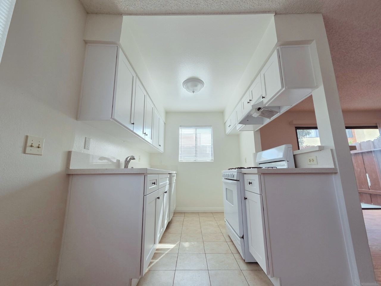 426 W Dryden St #106 - Photo 4 of 11