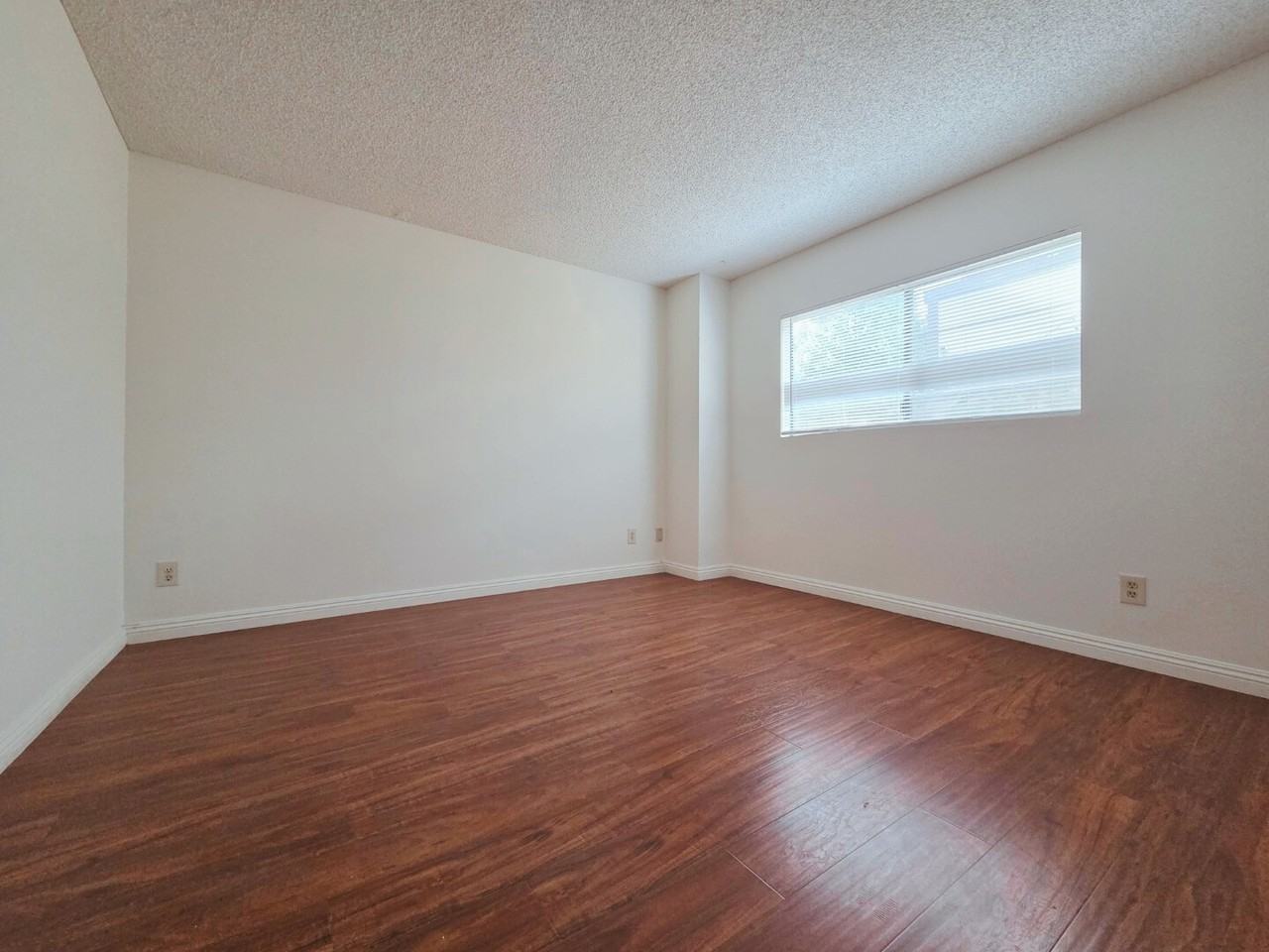 426 W Dryden St #106 - Photo 7 of 11