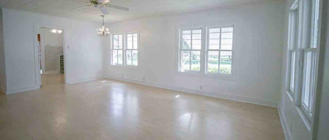 1122 Se Lanvale St #NA - Photo 2 of 6