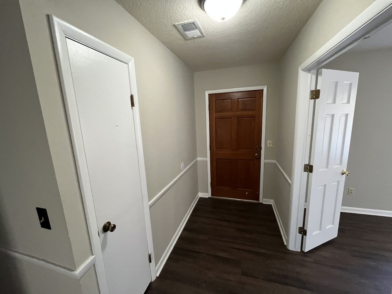 704 E Grady St #NA - Photo 4 of 17