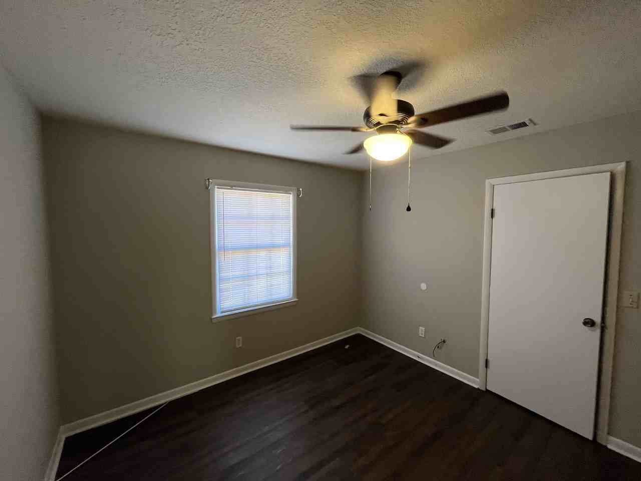 704 E Grady St #NA - Photo 6 of 17