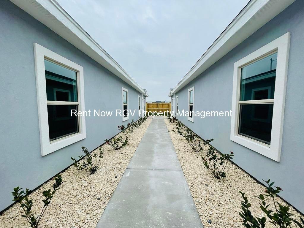 208 W Rutherford Ave #2 - Photo 2 of 7