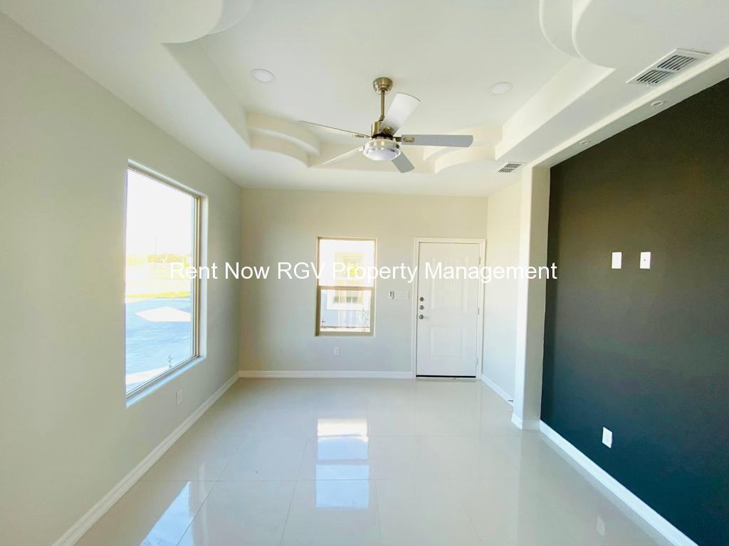 208 W Rutherford Ave #2 - Photo 3 of 7