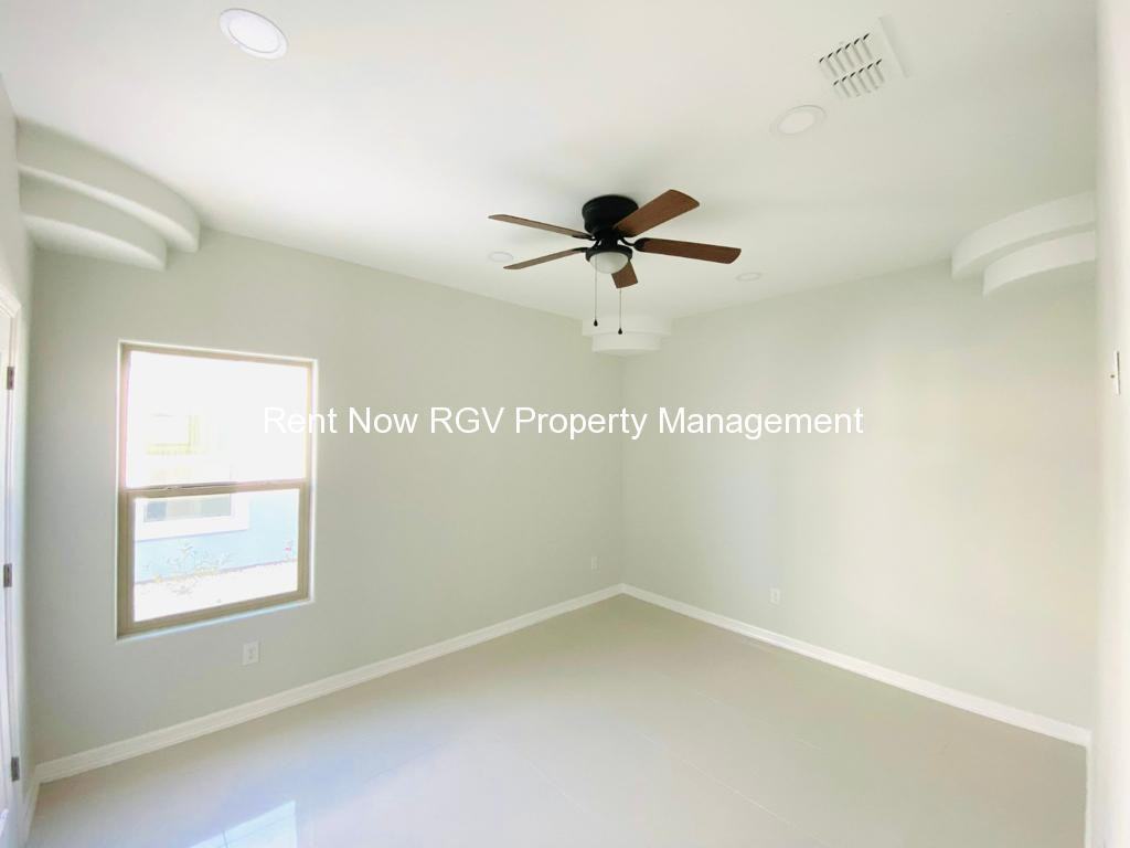 208 W Rutherford Ave #2 - Photo 5 of 7