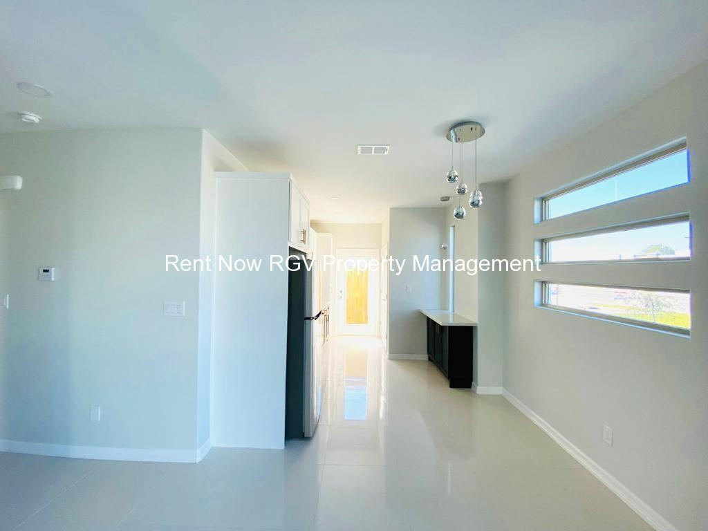 208 W Rutherford Ave #2 - Photo 6 of 7