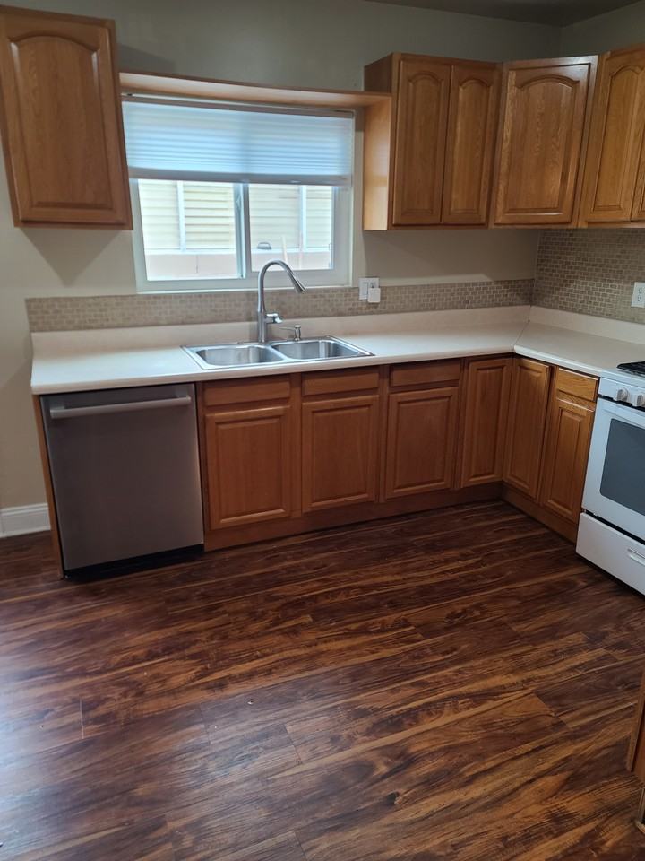 1323 W Mauretania St #NA - Photo 6 of 14