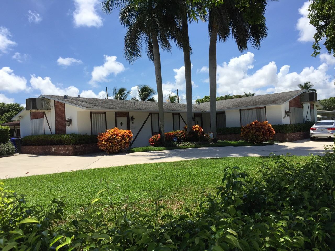 1400 Arthur St #C - Photo 2 of 9