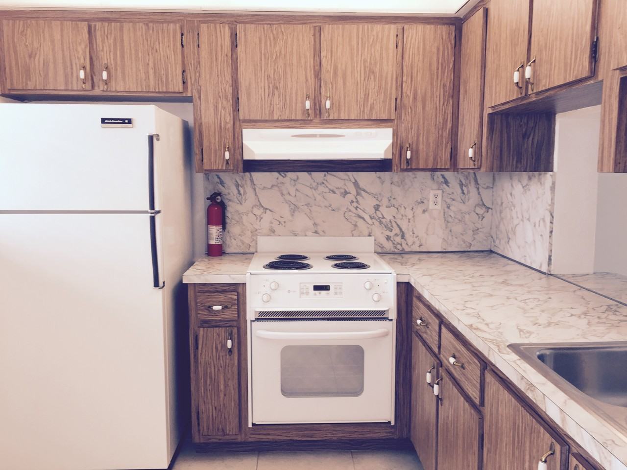 1400 Arthur St #C - Photo 3 of 9