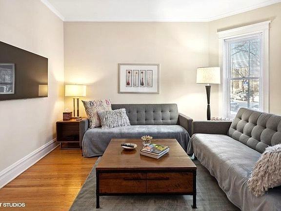 1435 W Foster Ave #1 - Photo 3 of 26