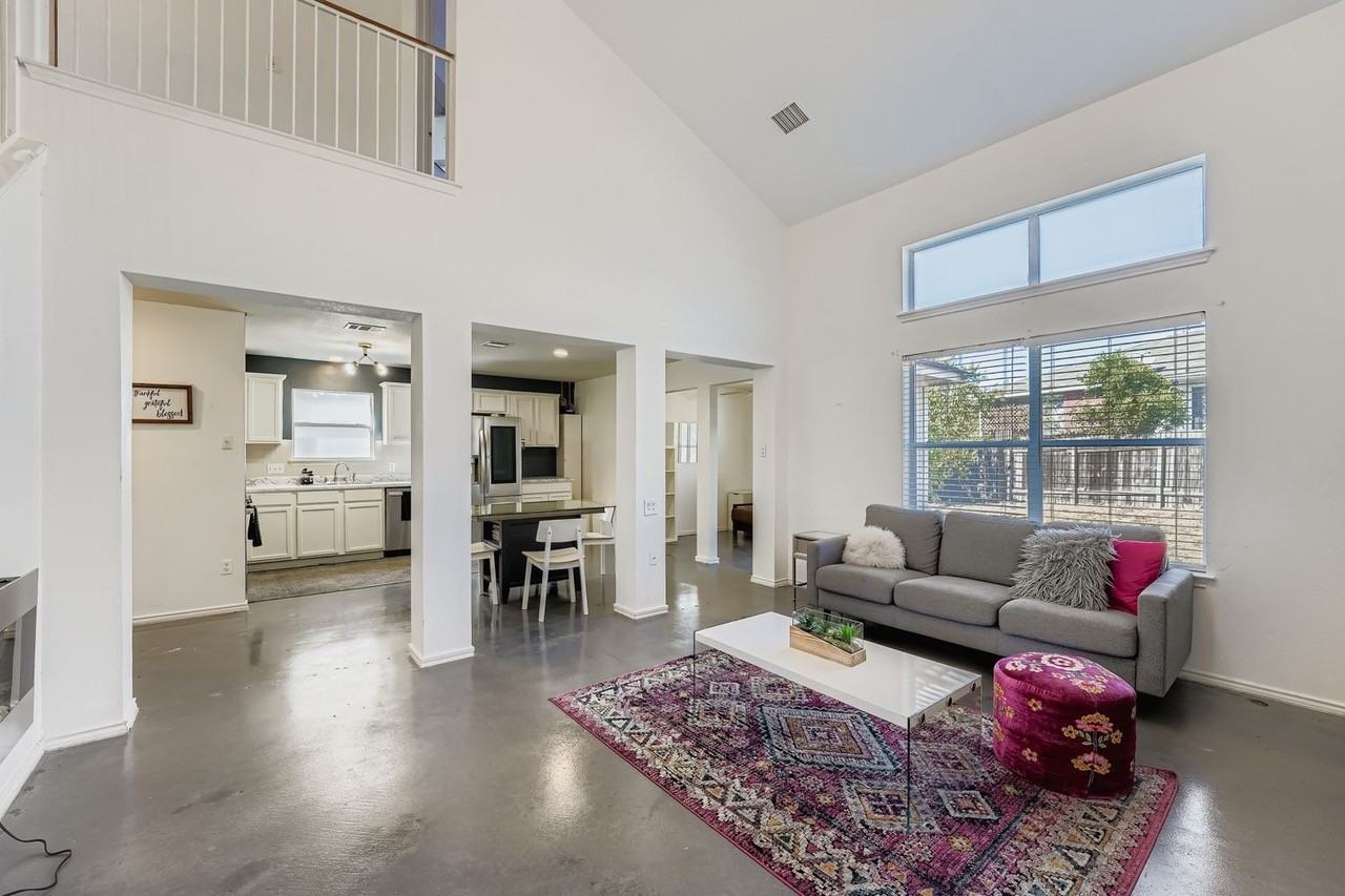 928 Sally Lunn Way #NA - Photo 3 of 11