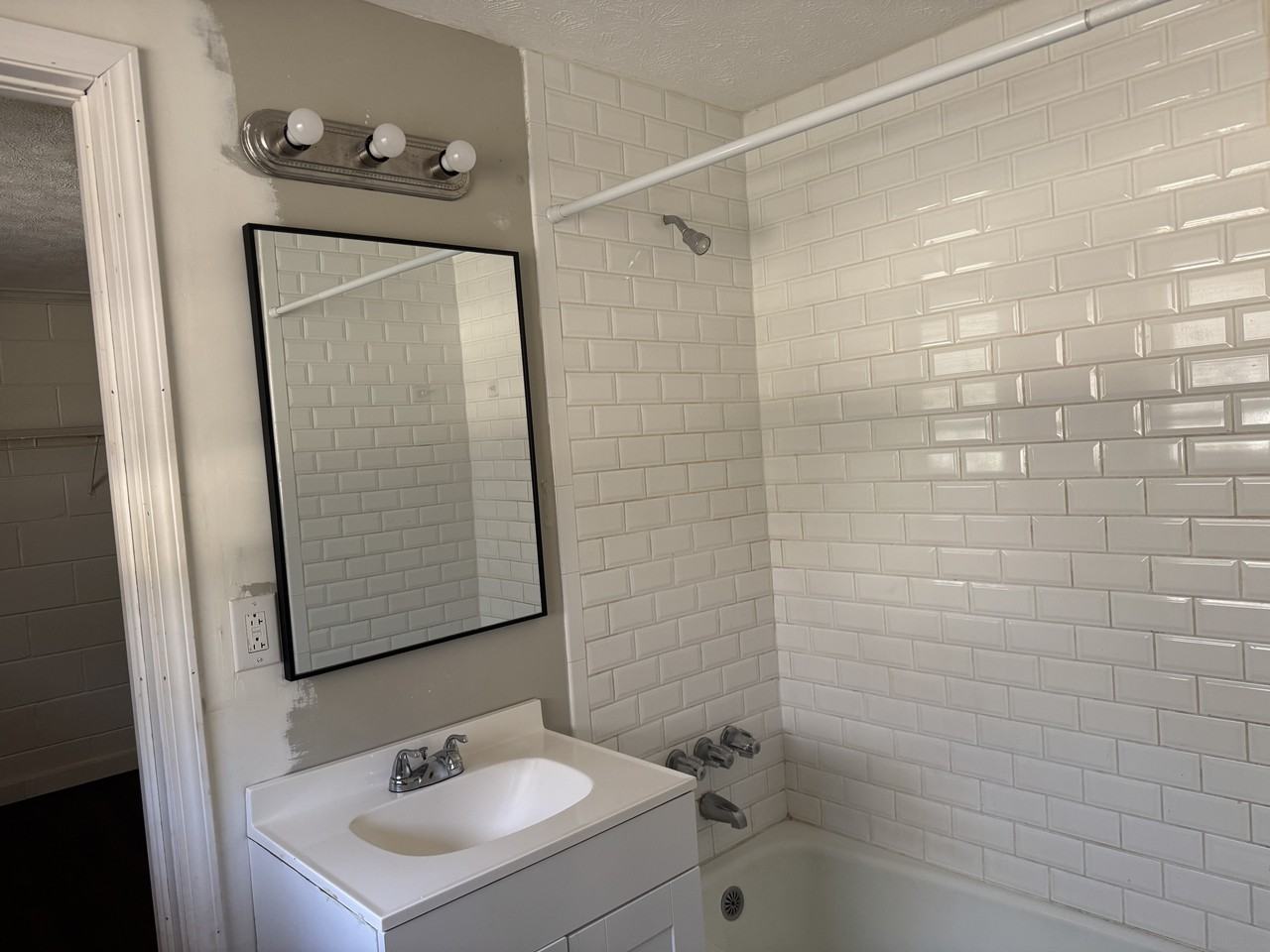 1780 North Hill Street Extended Cottage #1 - Photo 2 of 7