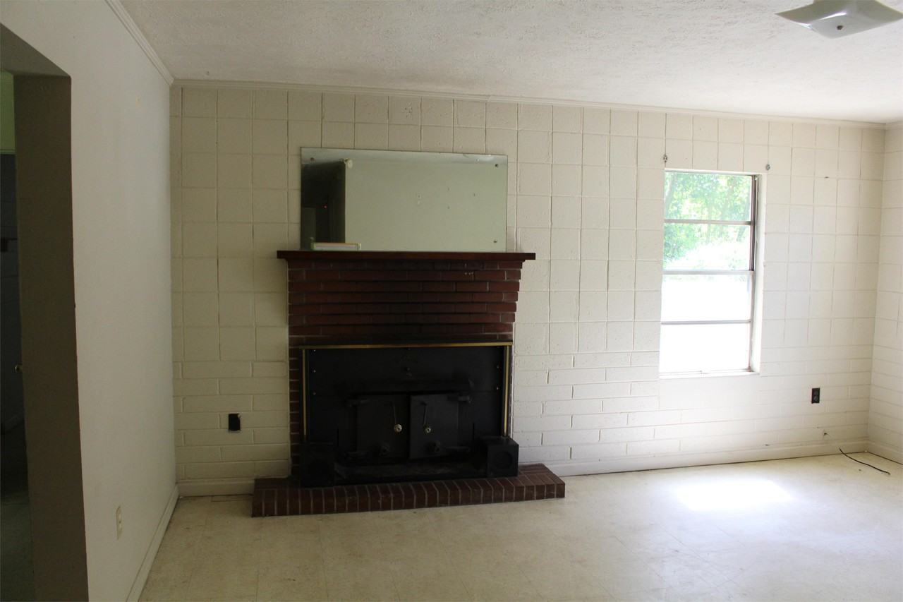 904 Riley St #1 - Photo 5 of 9