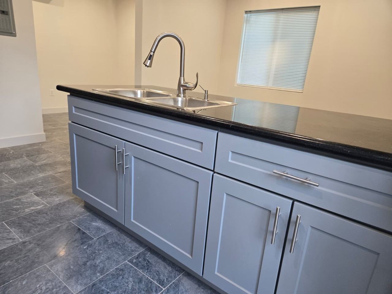 18557 Victory Blvd #NA - Photo 4 of 27