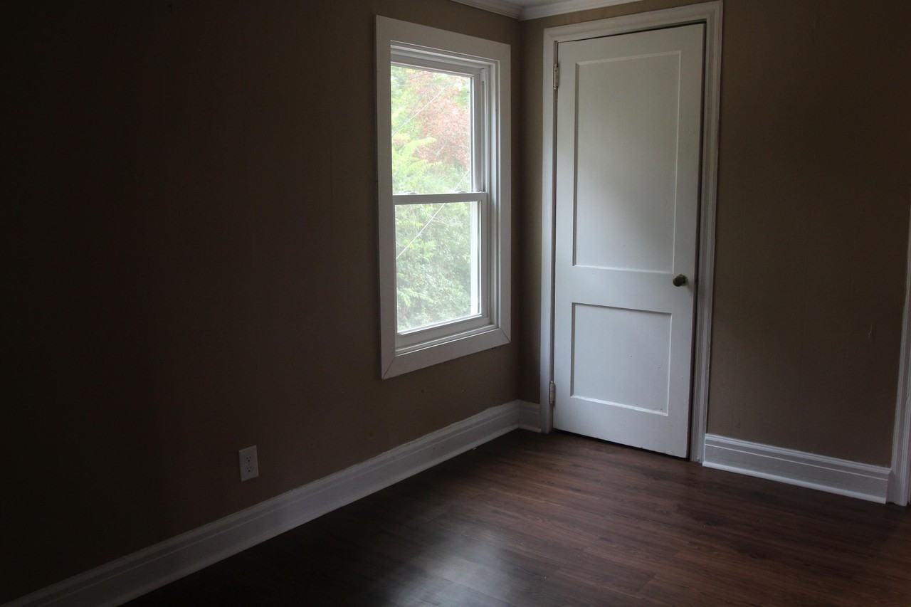 702 N Harding St - Photo 2 of 5