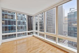 301 Mission St #14D - Photo 1 of 1