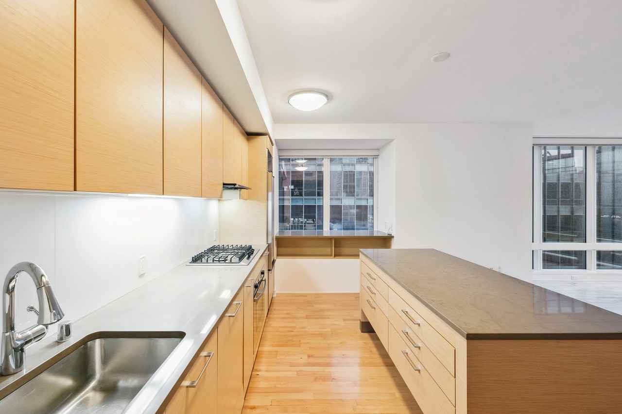 301 Mission St #14D - Photo 3 of 27