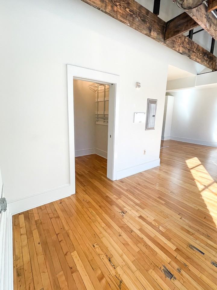 505 Union Ave #214 - Photo 3 of 13