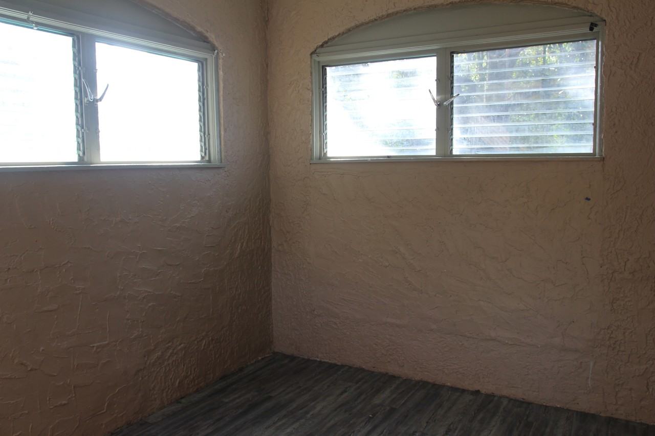 1114 W Lincoln Ave #1 - Photo 3 of 8