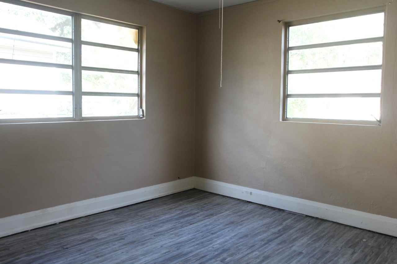 1114 W Lincoln Ave #1 - Photo 4 of 8