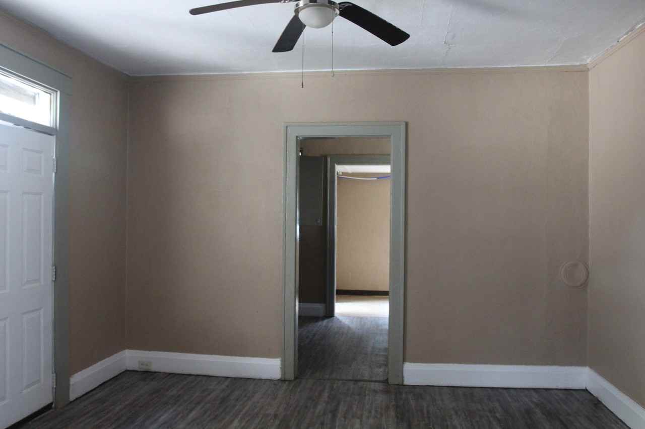 1114 W Lincoln Ave #1 - Photo 6 of 8