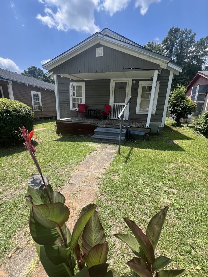 1213 S Van Buren St #1 - Photo 2 of 2