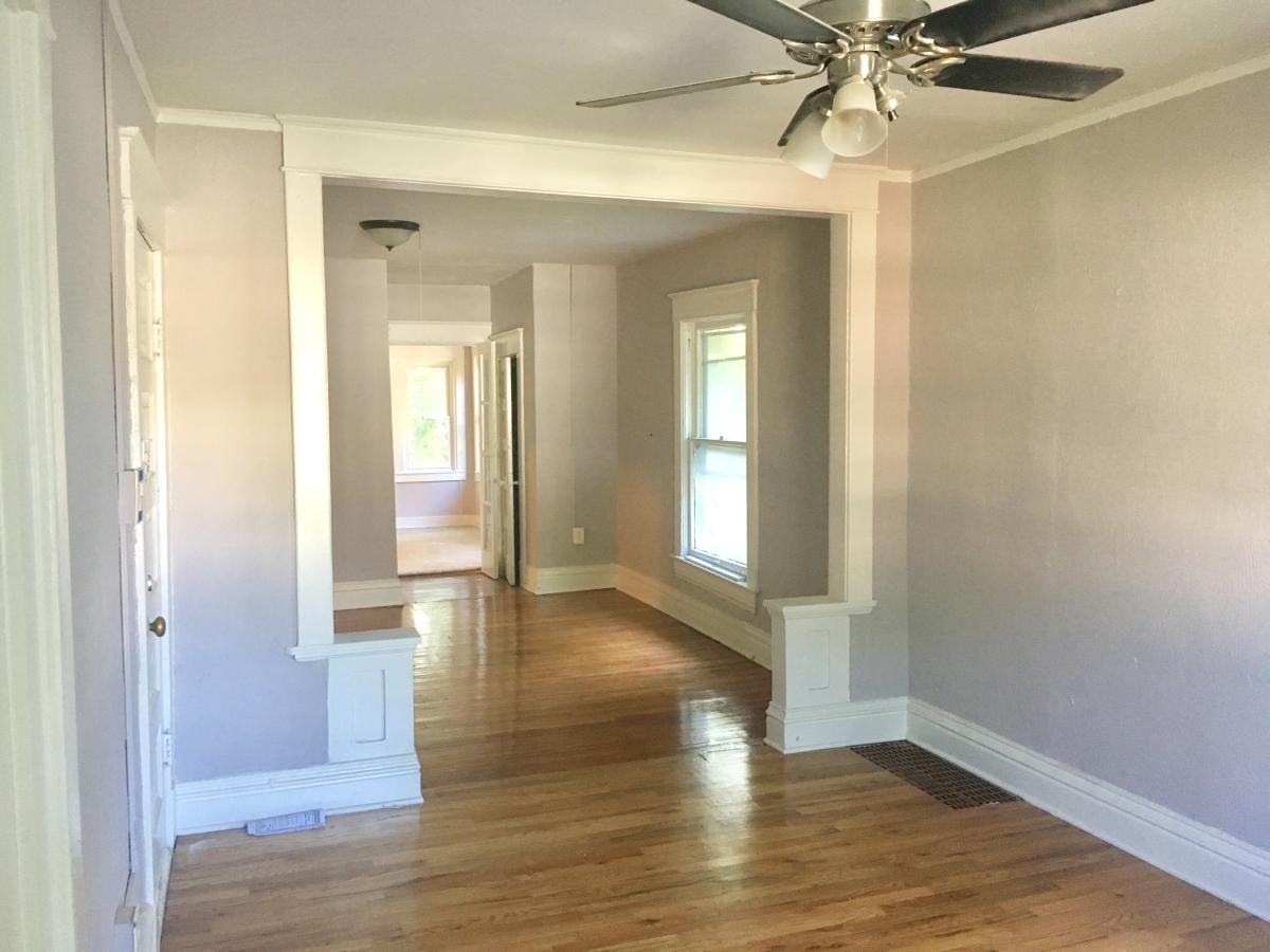 4127 Charlotte St #2 - Photo 3 of 15