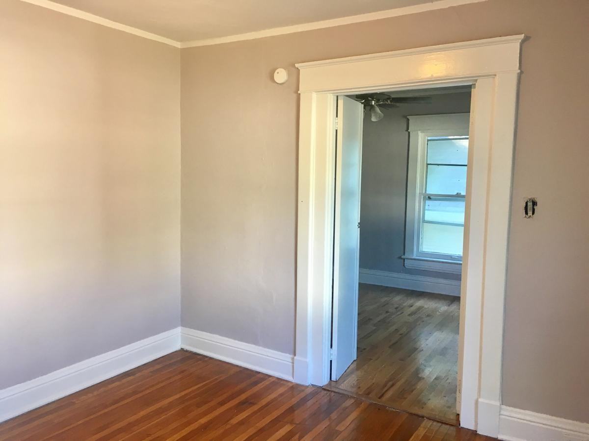 4127 Charlotte St #2 - Photo 6 of 15