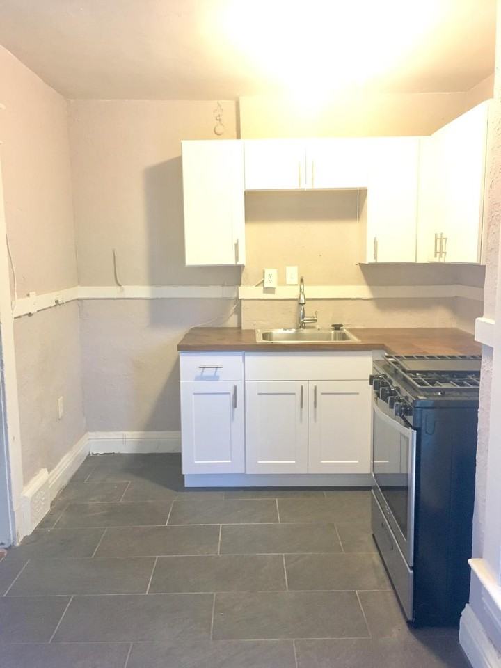 4127 Charlotte St #2 - Photo 7 of 15