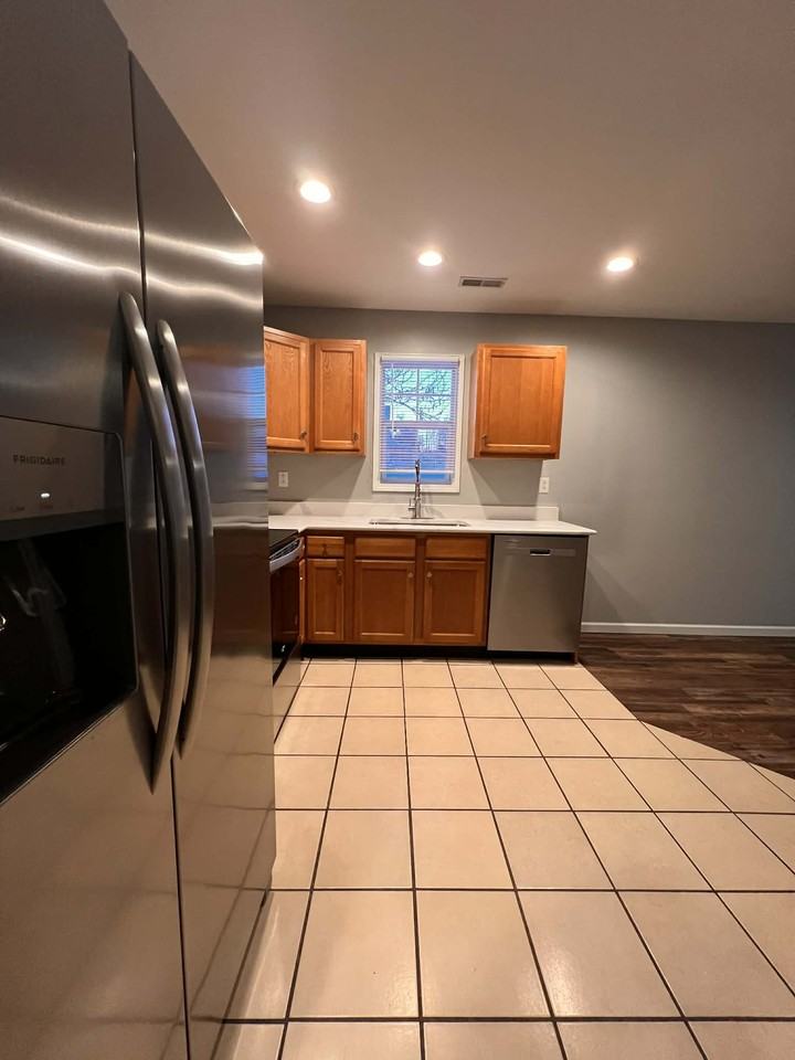 1703B Pleasant St #1703B - Photo 2 of 15