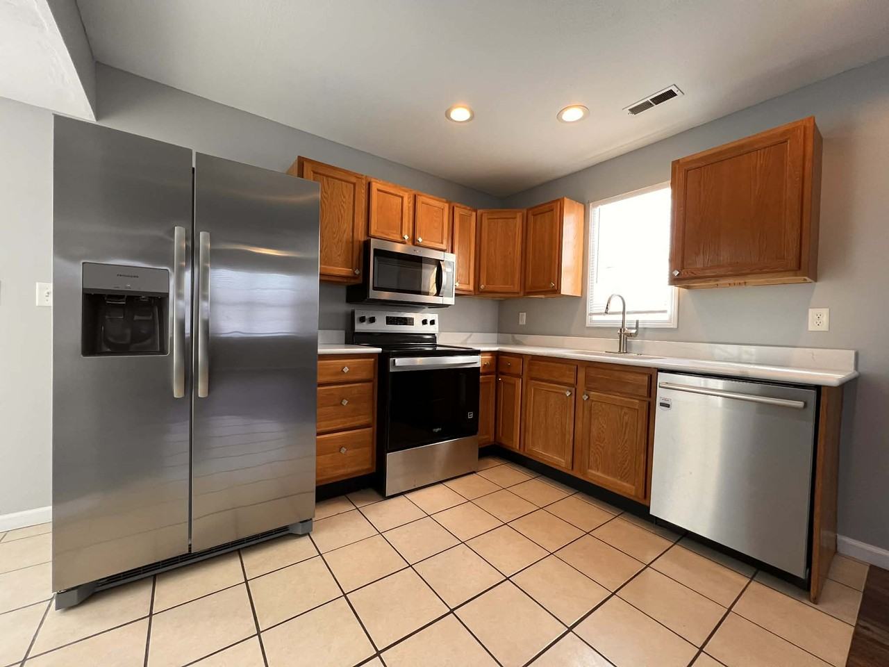 1703B Pleasant St #1703B - Photo 5 of 15