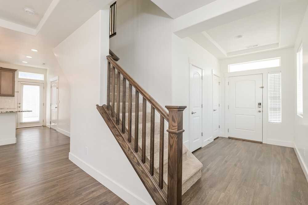 712 E St - Photo 5 of 17