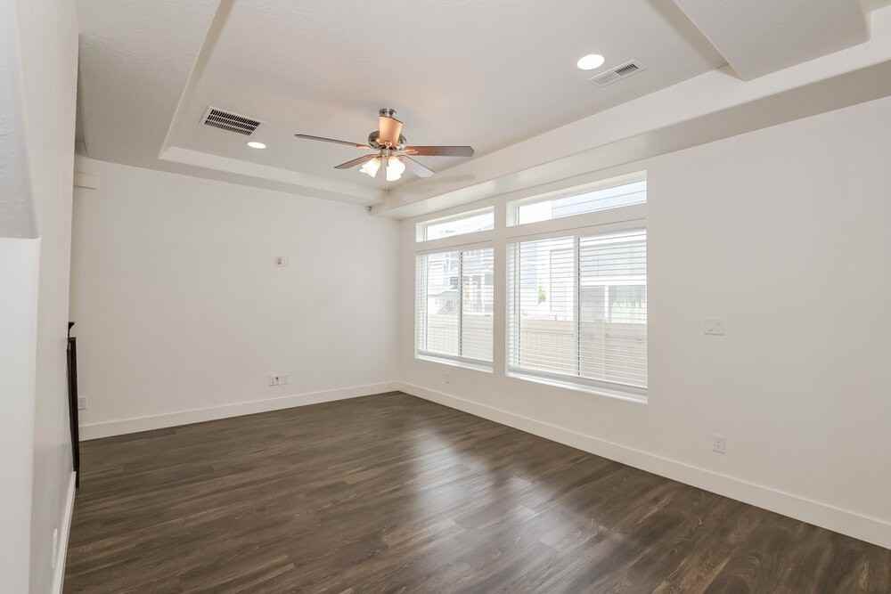 712 E St - Photo 6 of 17