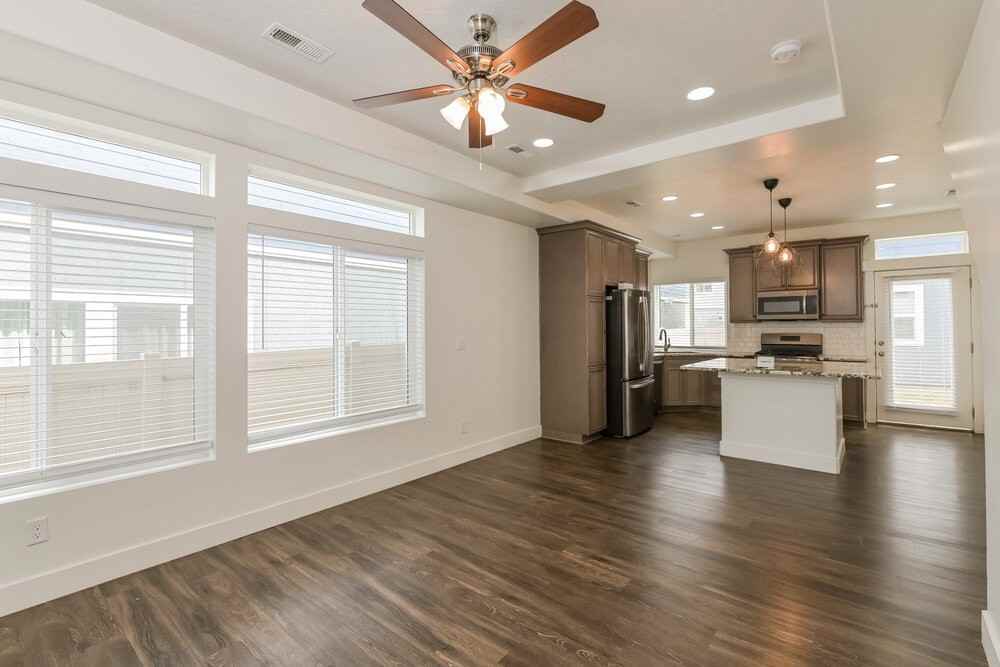 712 E St - Photo 7 of 17