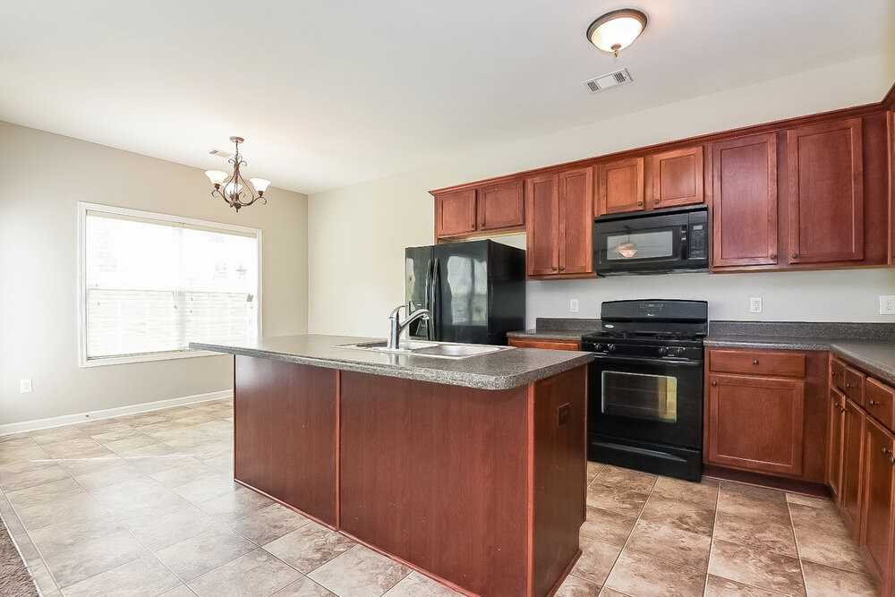 2482 Folsom St - Photo 7 of 17