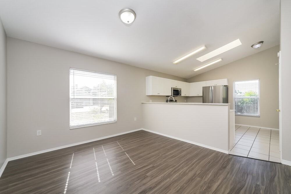 224 Kingshill Ct Se - Photo 6 of 16