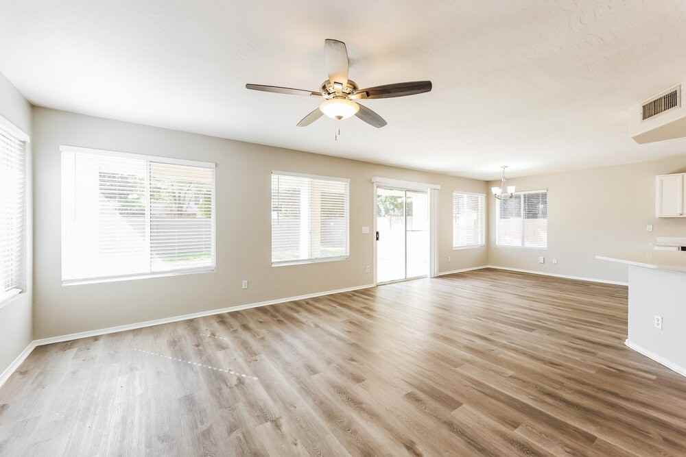 14837 W Columbine Dr - Photo 4 of 17