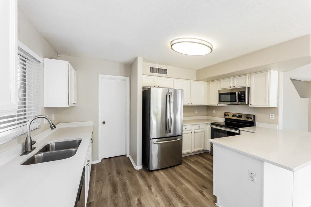 14837 W Columbine Dr - Photo 7 of 17