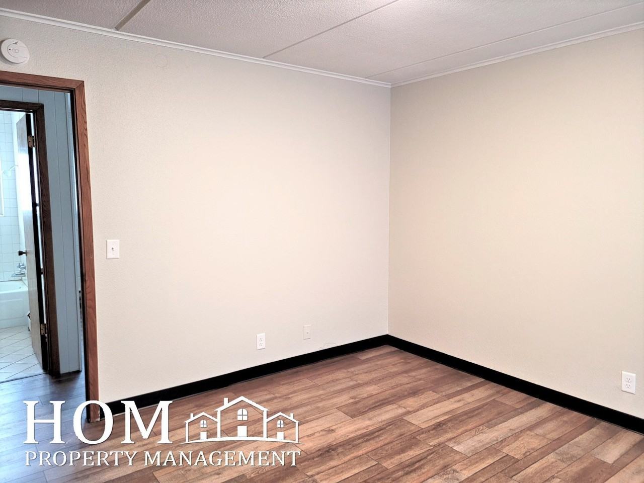 512 3rd Street Northeast - E #E - Photo 5 of 8