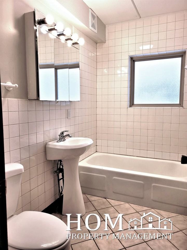 512 3rd Street Northeast - E #E - Photo 7 of 8