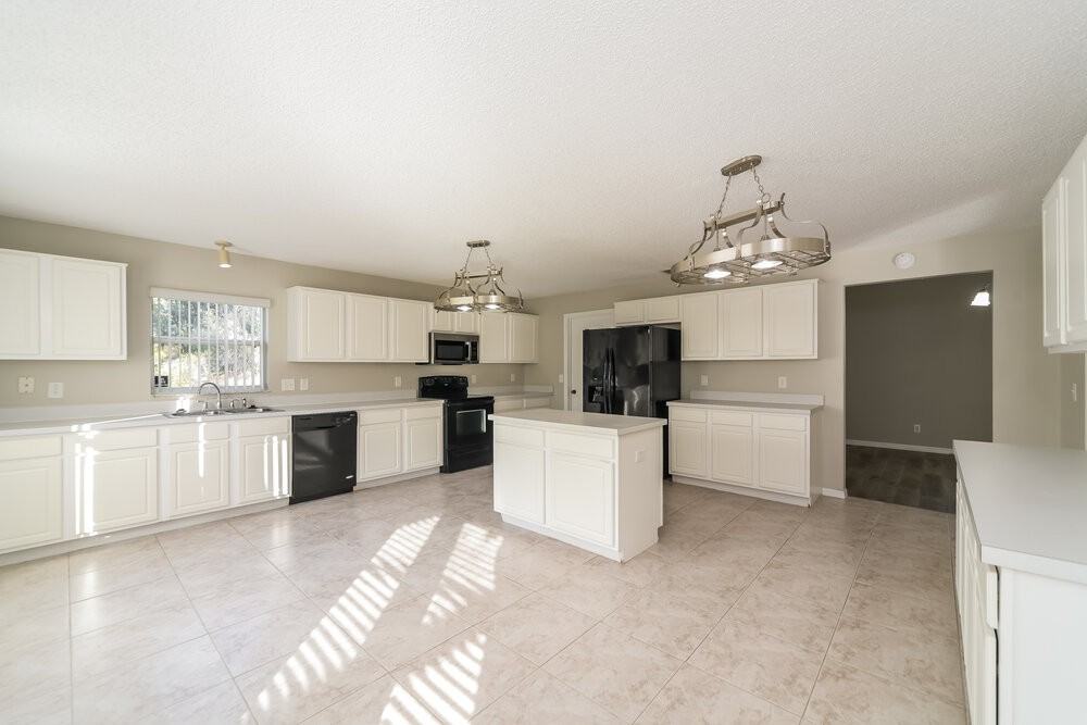 1365 Dunbarton Ct - Photo 6 of 16