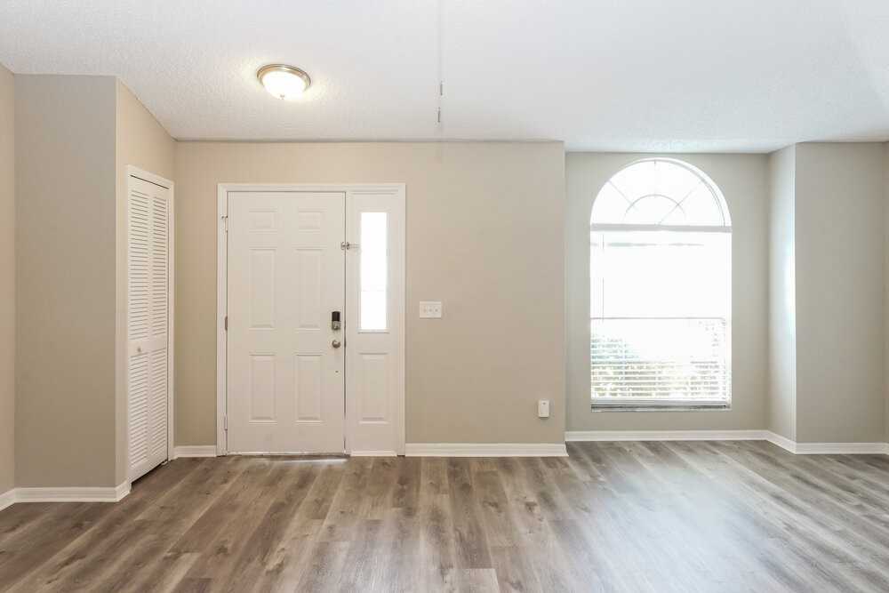 1917 Excalibur Dr - Photo 3 of 17