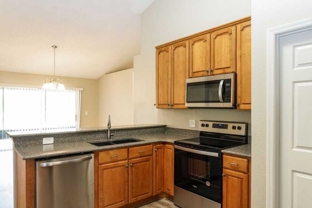 1917 Excalibur Dr - Photo 5 of 17