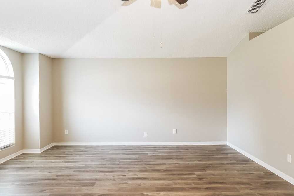 1917 Excalibur Dr - Photo 7 of 17