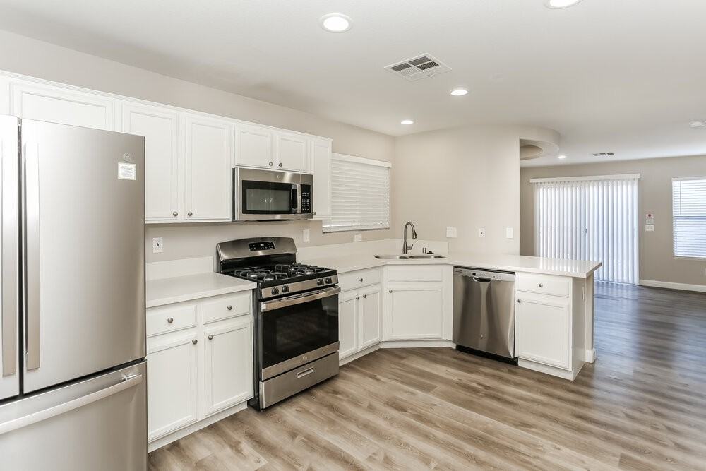 8029 Quilted Bear St - Photo 7 of 17